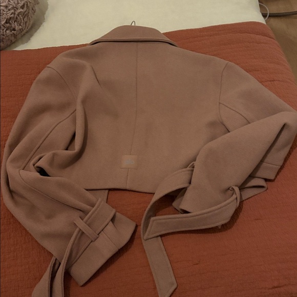 Alo Wool Cropped Metro Tench - Picture 11 of 12